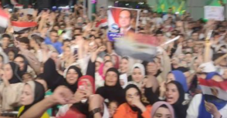 أنصار الرئيس المصري عبدالفتاح السيسي ينزلون للشوارع بعد خطاب الترشح